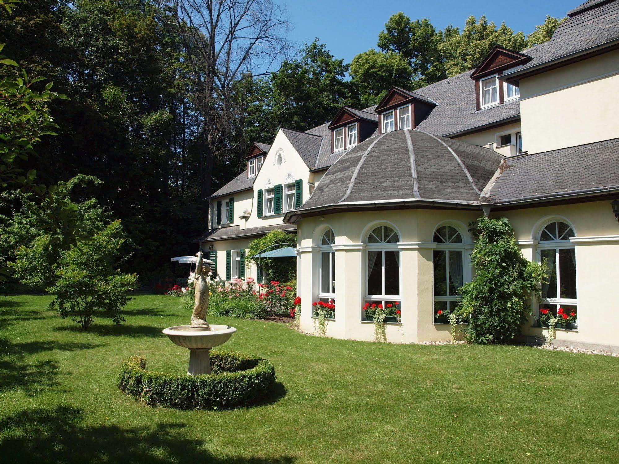 Hotel & Restaurant Bellevue Schmoelln Exterior foto